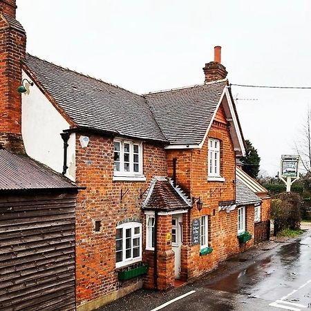 The Six Bells Hotel Beenham Exterior photo